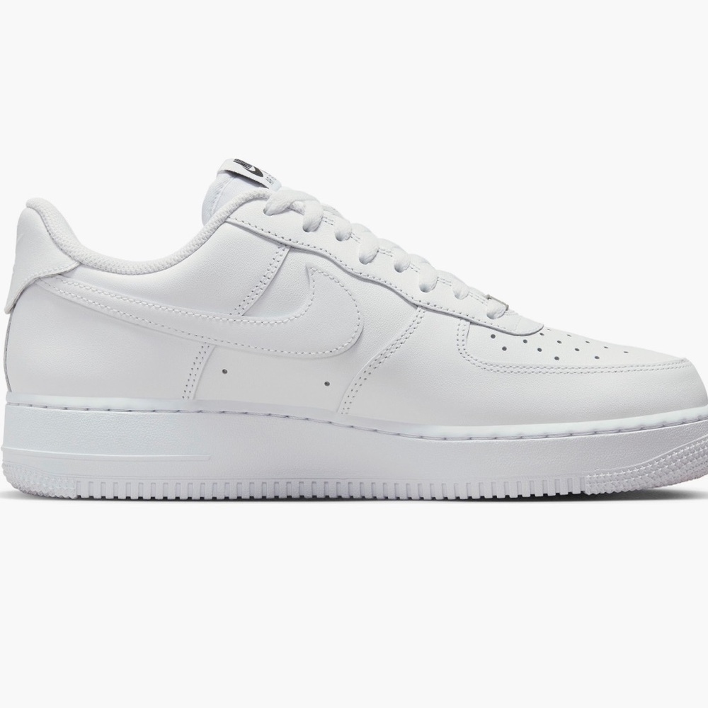 Practically New Nike Air Force 1 ‘07 Fly Ease
